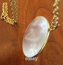 LALIQUE Dove Cameo Pendant Necklace for NINA RICCI. Gold Plated. Excellent