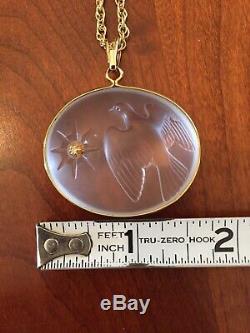 LALIQUE Dove Cameo Pendant Necklace for NINA RICCI. Gold Plated. Excellent
