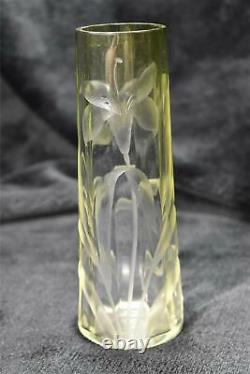 MOSER Intagilo Cut Vase Orchid Pattern Cameo