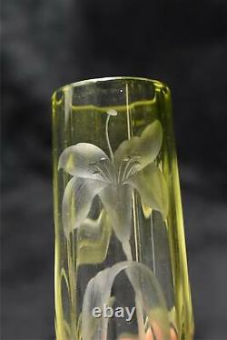MOSER Intagilo Cut Vase Orchid Pattern Cameo
