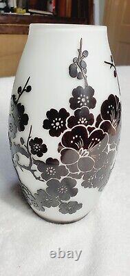 Murano Style Art glass White withBlack Opaline Design Flower Clusters Vase 8