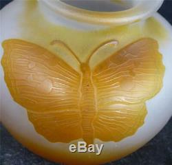 N902 Art Nouveau Karl Lindenberg Kosta Cameo Glass Butterfly Vase