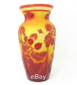 RARE Kelsey/Bomkamp Fenton Vase 2009 Delicious Sand Carved Cameo #23/50 11 H
