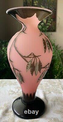 Remarkable 1920 Art Nouveau etched cameo glass vase signed by Richard
