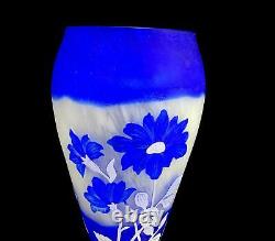SHANNON IRELAND BLUE CAMEO GLASS FLORAL DESIGN 12 3/4 VASE 1980s