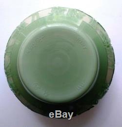 Signed & Numbered Kelsey Murphy Cameo Pilgrim Glass Green Over Tan Gazelle Bowl