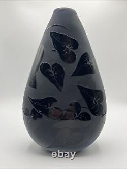 Signed Vandermark 7003B Leaves & Vines Cameo Black Art Glass Vase 9 3/4