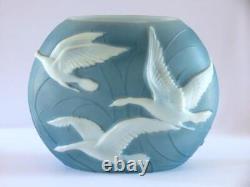 VTG 1930's Phoenix Sculptured Art Glass Cameo Vase with White Flying Wild Geese