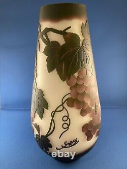 Vintage EMILE GALLE Reproduction Glass Cameo Cabinet Vase Grapes Grasshopper 10