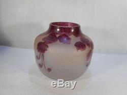 Vintage French Cameo Legras Rubis Pattern Signed Vase 5 1/4