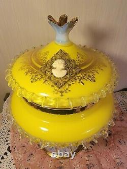 Vintage Venetian Murano Cameo Yellow Opalescent Gilded Glass Covered Compote Exc