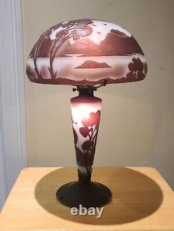 Vintage Working Cameo Art Glass Table Lamp with Lighted Base & Cameo Glass Shade