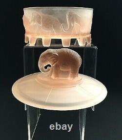 Walther & Sohne Art Deco Frosted Cameo Glass 7 Elephants Dish. Germany 1930s-40s