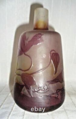 Wonderful 4 1/2 Galle Cameo Glass Fire Polished Art Glass Bud Vase